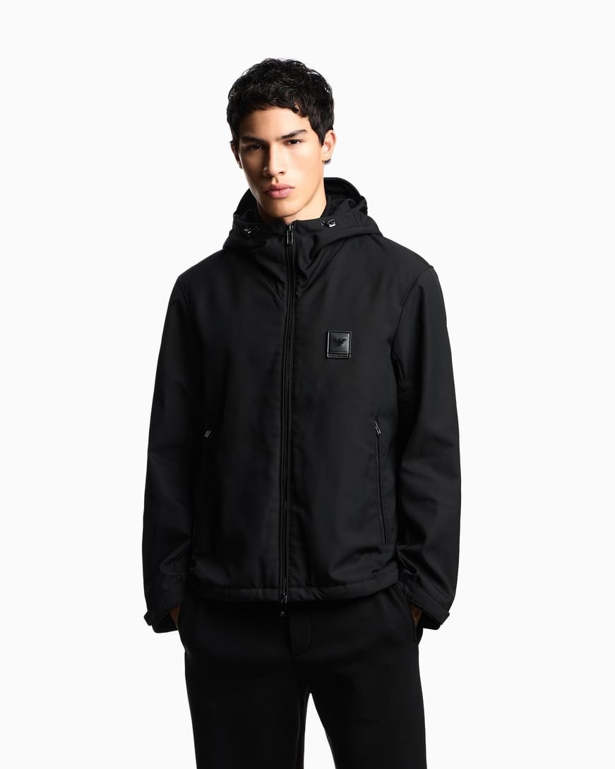 Emporio Armani Emporıo Armani Erkek Normal Kalıp Kapüşonlu Metalik Logo Detaylı Siyah Ceket EM003417 AF18264-UC001