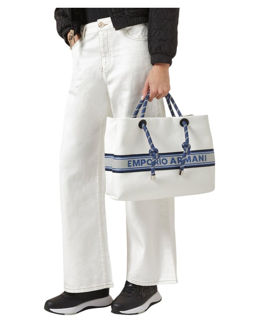 EMPORIO ARMANI Emporıo Armani Kadın Şerit Çizgili Marka Logolu Ekstra İç Bölmeli Beyaz Omuz Çantası EW000360 AF14787-U0005