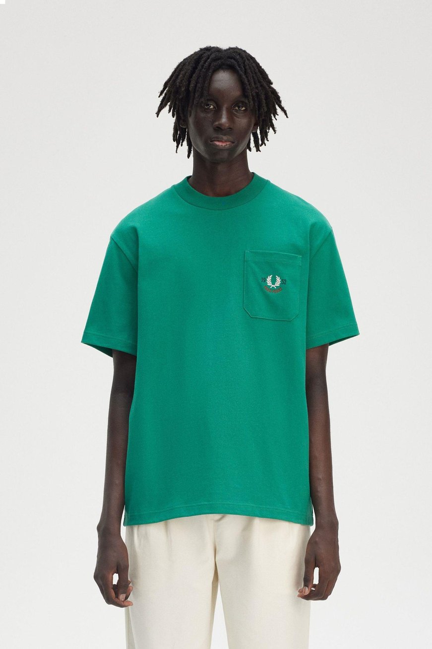 Fred Perry Fred Perry Erkek Rahat Kesim Yuvarlak Yaka %100 Pamuklu Cep Detaylı Kısa Kollu Yeşil T-Shirt M9827-X87