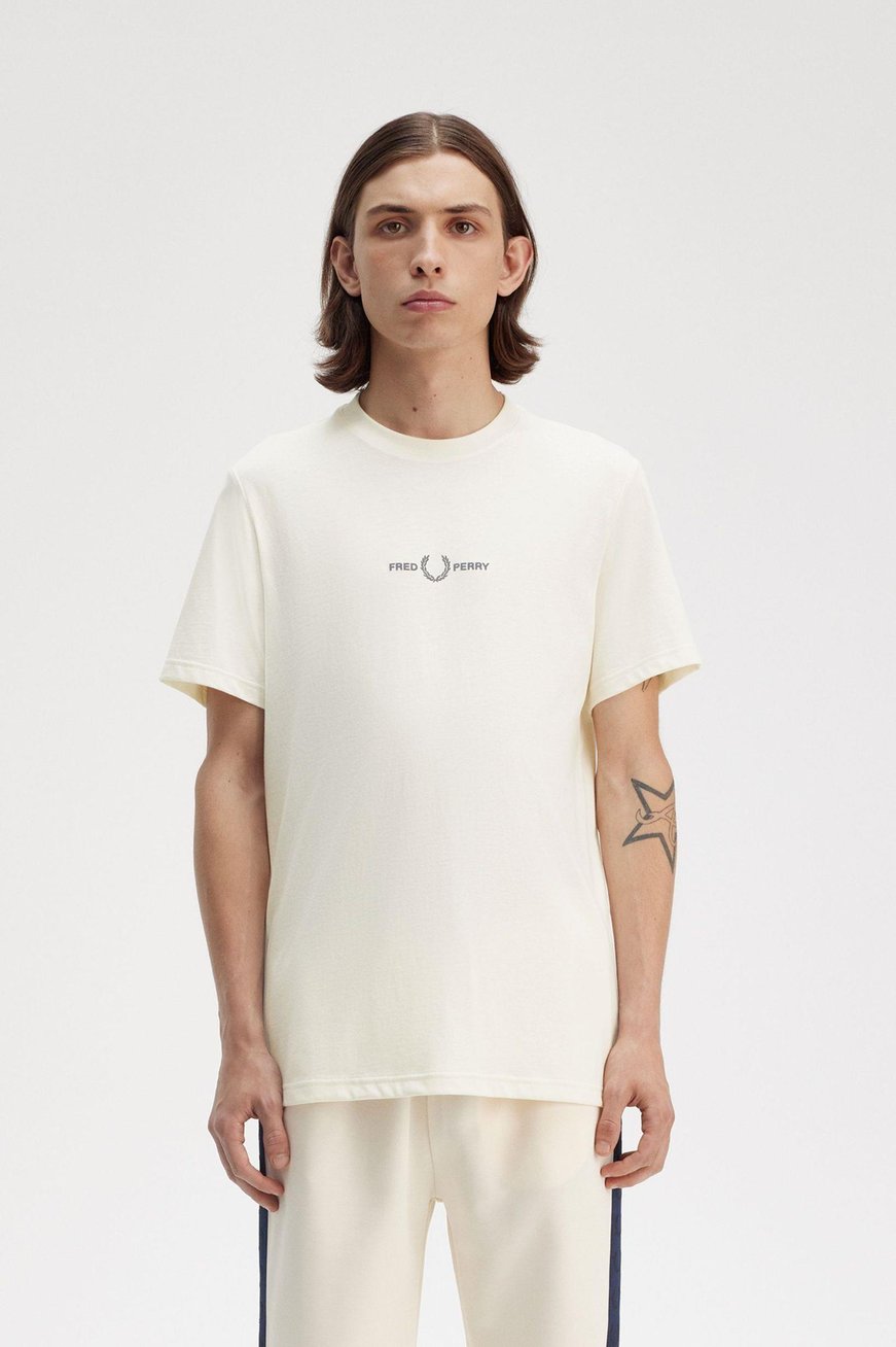 Fred Perry Fred Perry Erkek Regular Fit Yivli Yuvarlak Yaka Gögüs Ortası İşlemeli Kısa Kollu Ekru T-Shirt M4580-F79