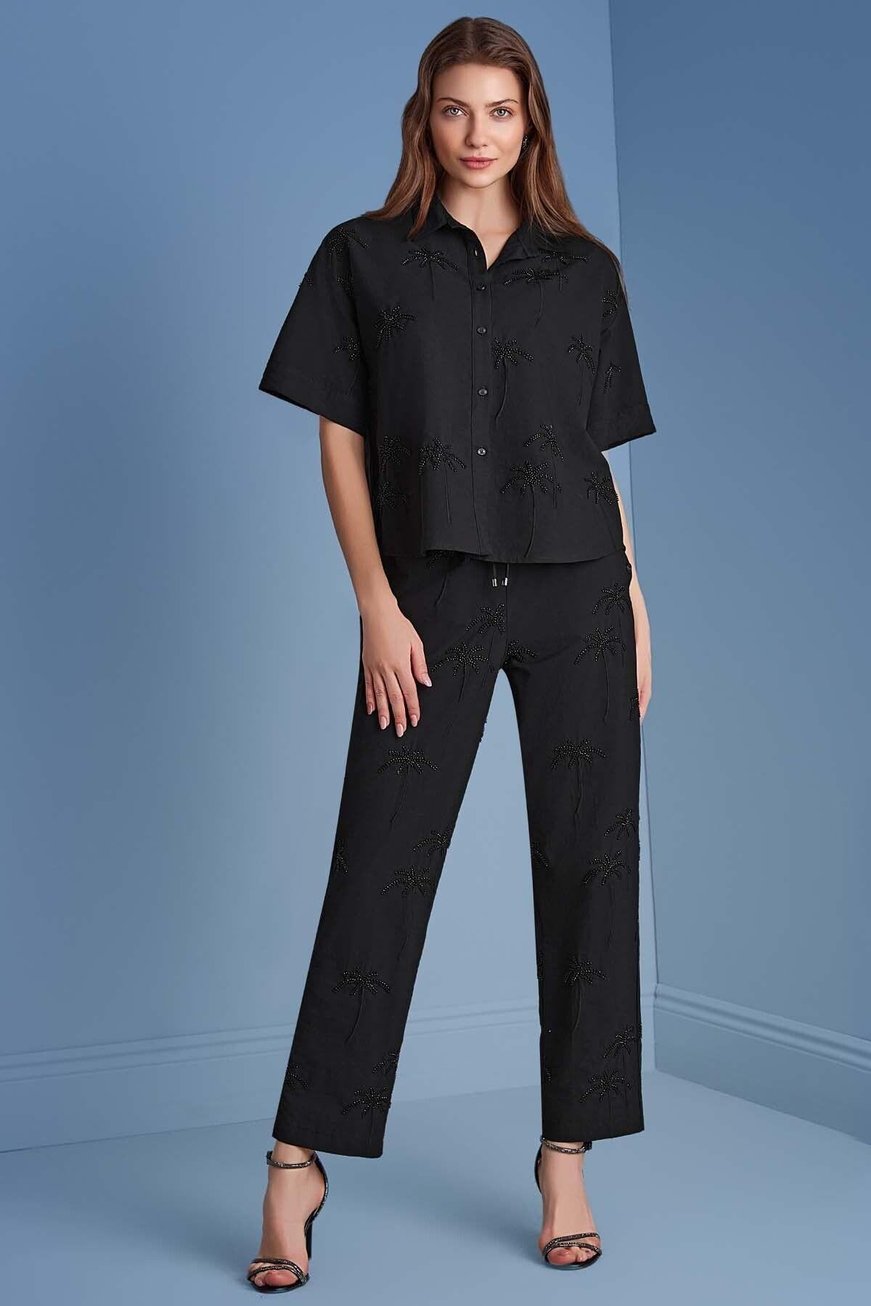 Guitar Guıtar Kadın Regular Fit Taşlı Çiçek Desenli Kısa Kollu Siyah Gömlek 25037-SHIRT-010