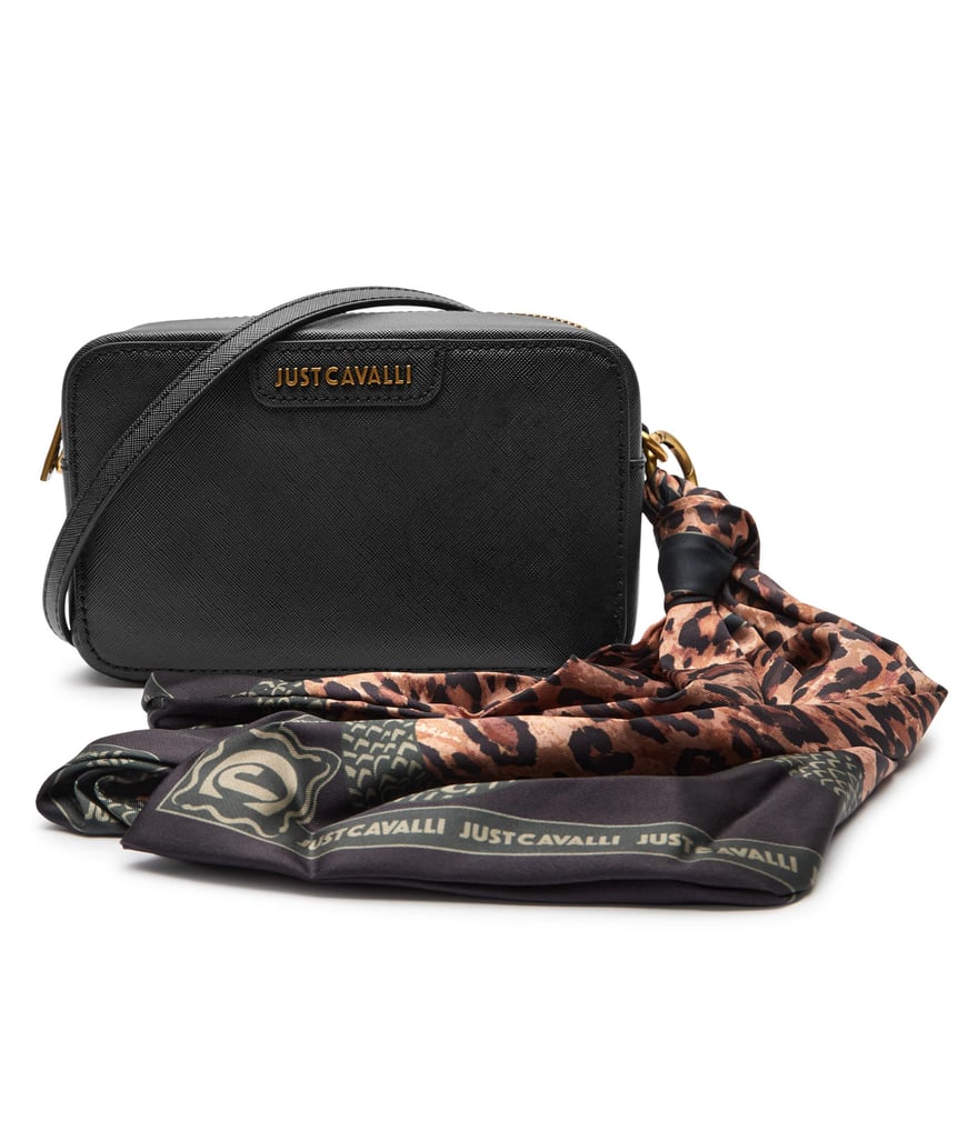 Just Cavalli Just Cavalli Kadın Gold Marka Logolu Ayarlanabilir Omuz Askılı Siyah Omuz Çantası 77RA4BI3ZS766-899