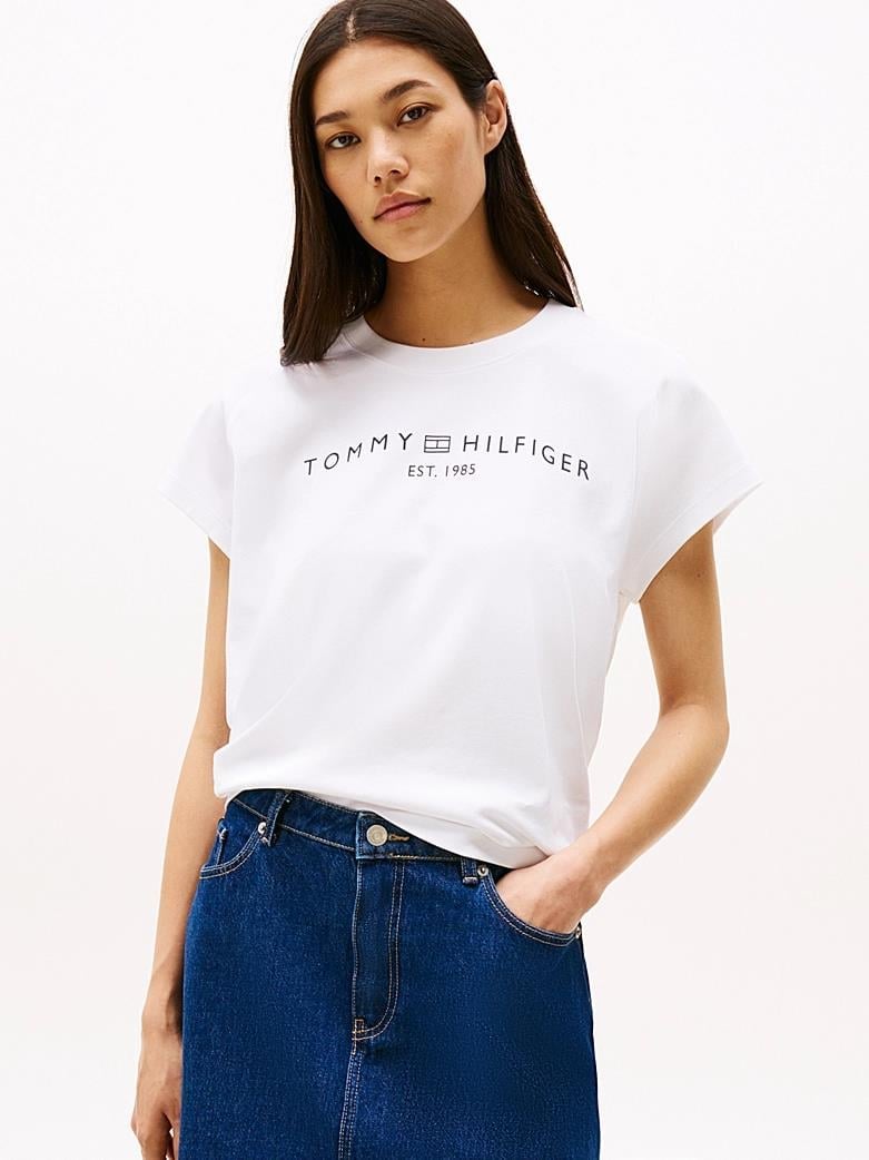 TOMMY HILFIGER Tommy Hilfiger Kadın Kısa Kol Regular Fit Pamuklu Tommy Hilfiger Yazı Desen Beyaz T-Shirt WW0WW46113-YCF