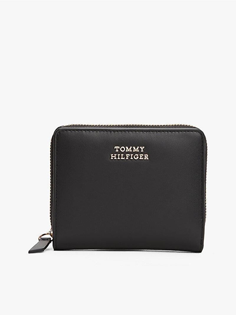 TOMMY HILFIGER Tommy Hilfiger Kadın Logo Kabartmalı Ekstra Kart Bölmeli Fermuarlı %100 Deri Siyah Cüzdan AW0AW17499-BDS
