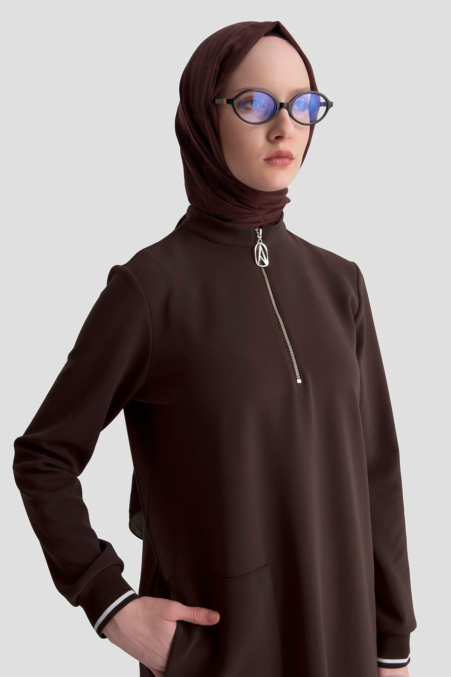 Kolları Ribanalı Yarım Fermuarlı Tunik Kahverengi 25KT443