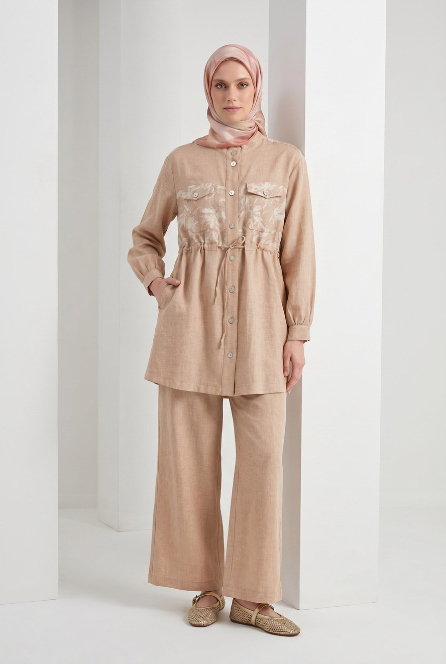 Çiçek Desenli Beli Büzgülü Tunik ve Geniş Paça Pantolonlu Takım Bej 26YT6156