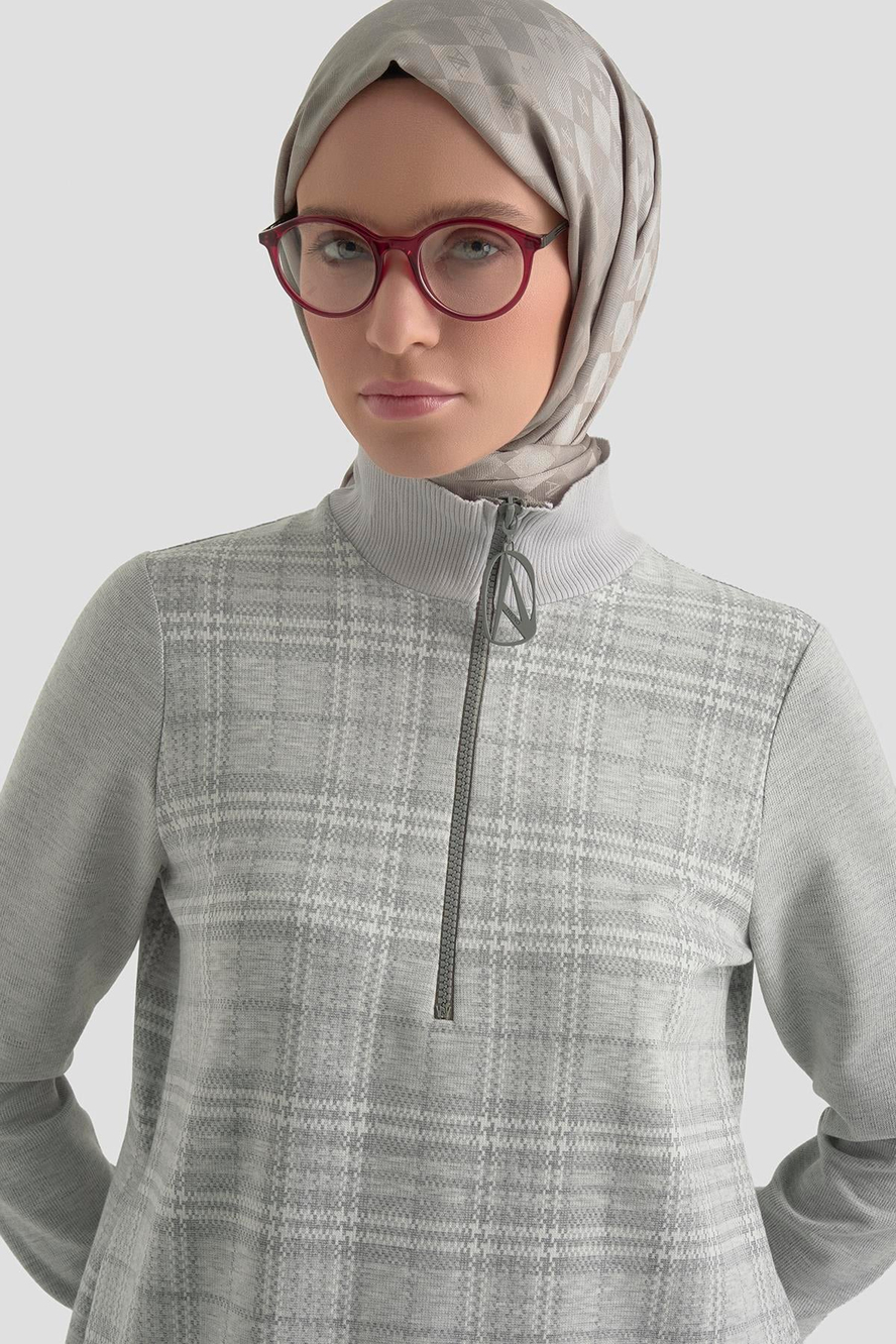 Kolları Ribanalı Yarım Fermuarlı Cepli Dik Yaka Tunik Gri 25KT464