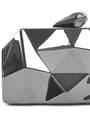 Geometrik Desenli Platin Metal Clutch Abiye Çanta KC980-PL