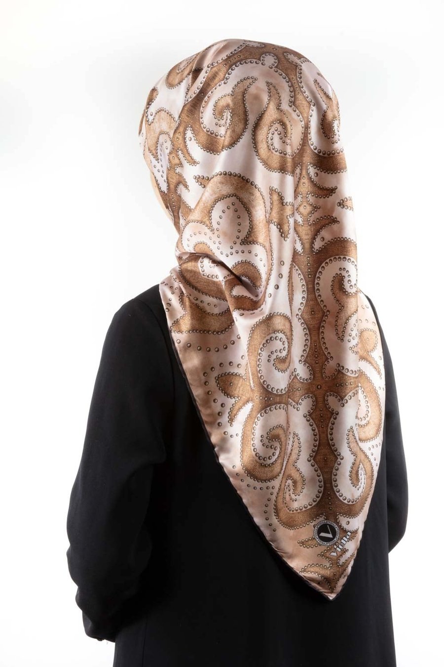 Twill Barok Desenli Bej Renkli 90x90 Eşarp (İpek İçermez) Kenar Dikiş Şekli El Dikişli