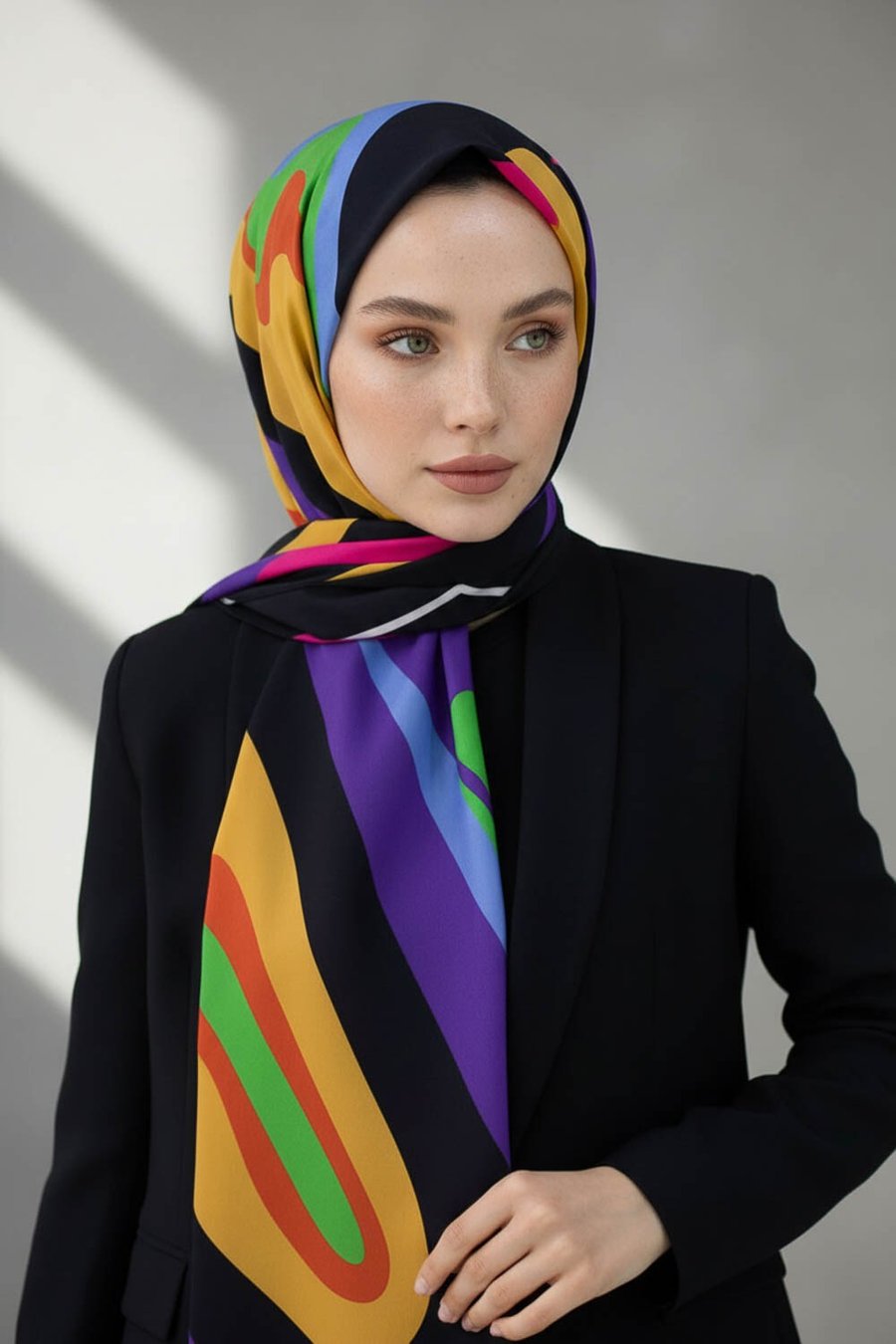 KREP GEOMETRİK DESENLİ SİYAH RENKLİ 75X195 KIRIŞMAZ ŞAL