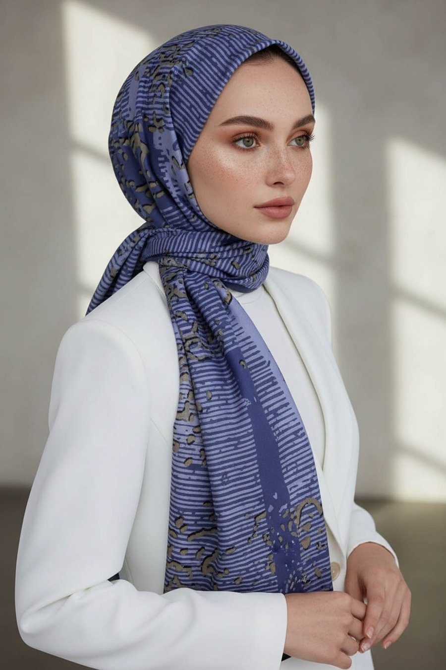 KREP ESKİTME DESENLİ LACİVERT RENKLİ 75X195 KIRIŞMAZ ŞAL