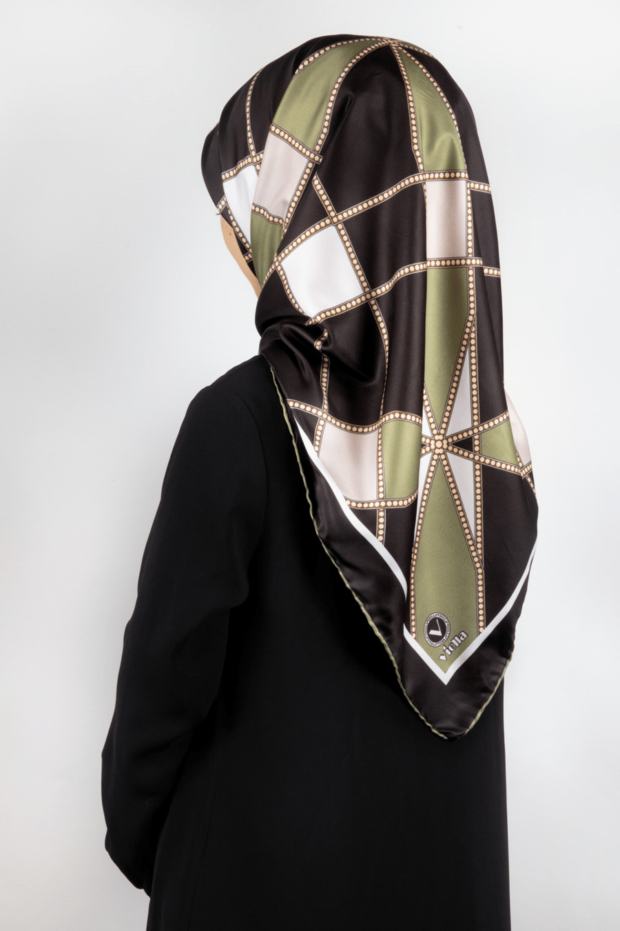 Twill Gold Detaylı Geometrik Çiçekli Desenli Haki Yeşil Renkli 90x90 Eşarp (İpek İçermez) Kenar Dikiş Şekli El Dikişli