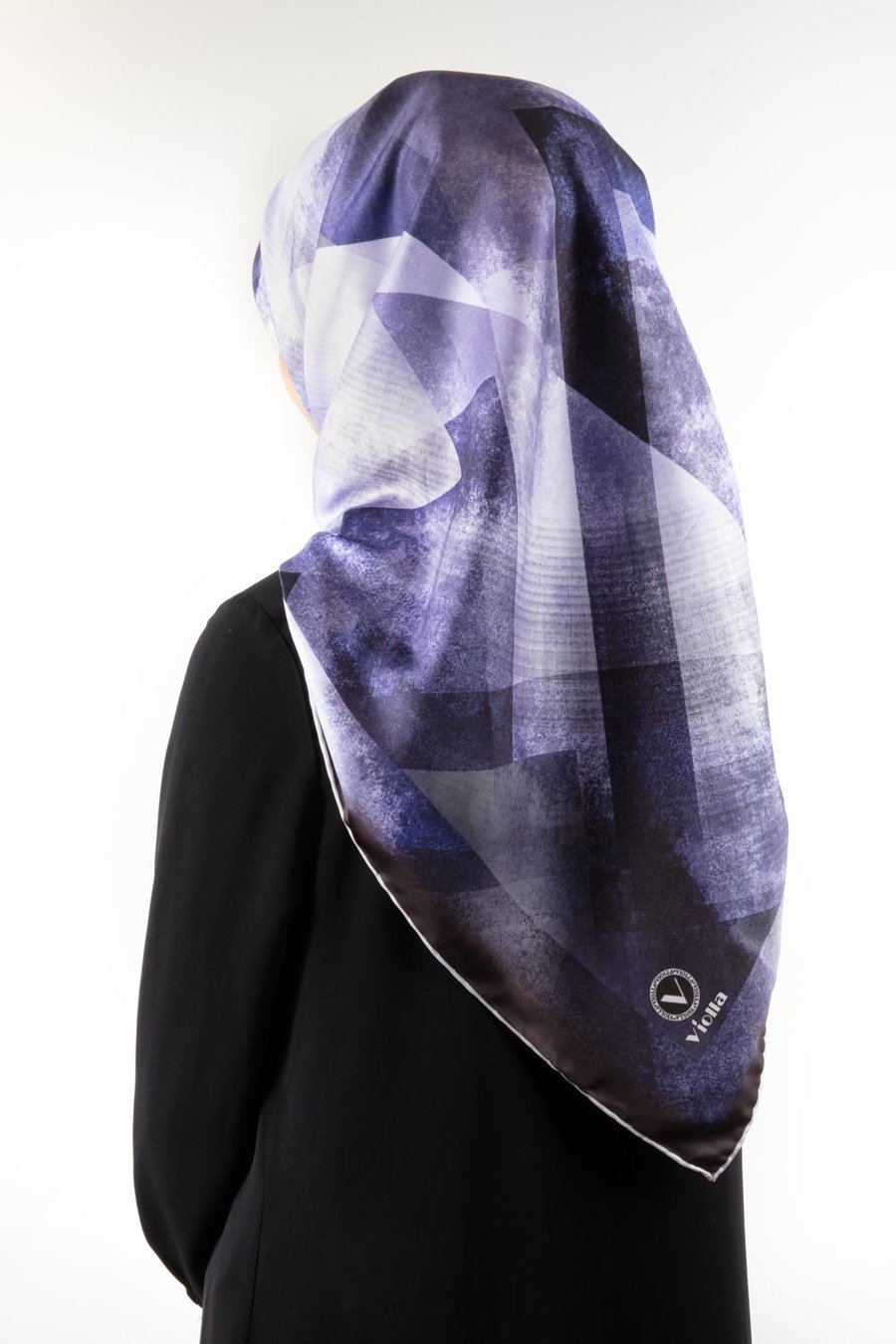Twill Batik Desenli Mor Renkli 90x90 Eşarp (İpek İçermez) Dikim Şekli : El Dikişi