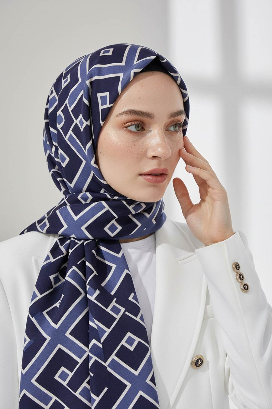 KREP GEOMETRİK DESENLİ İNDİGO RENKLİ 75X195 KIRIŞMAZ ŞAL