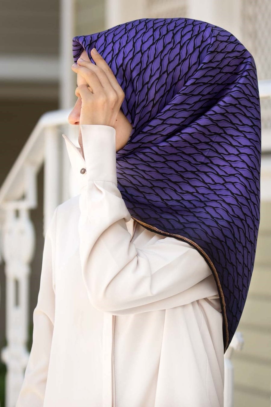 %100 Twill İpek File Desenli Lila - Siyah Renkli 90x90 Eşarp Dikim Şekli : El Dikişi
