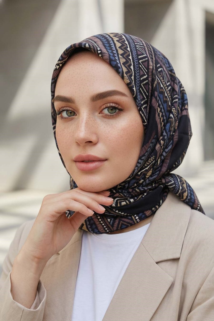 %100 Twill İpek Etnik Desenli Gül Kurusu - Siyah Renkli 90x90 Eşarp Dikim Şekli : El Dikişi