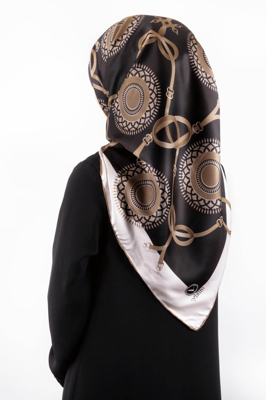 Twill Kemerli Ve Geometrik Desenli Bej Renkli 90x90 Eşarp (İpek İçermez) Kenar Dikiş Şekli El Dikişli