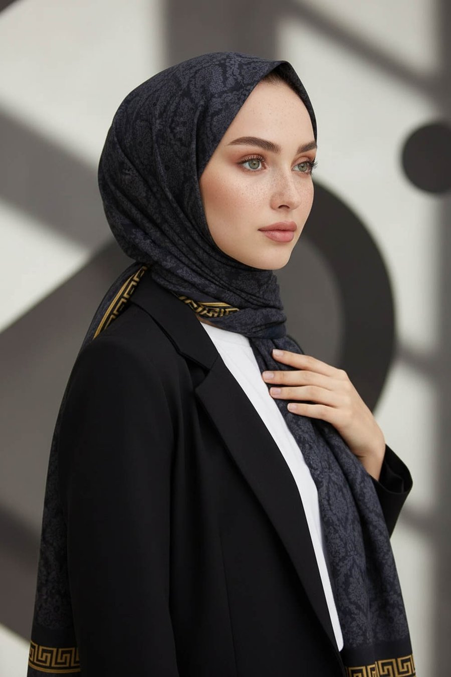 KREP GOLD DETAYLI BAROK DESENLİ SİYAH RENKLİ 75X195 KIRIŞMAZ ŞAL