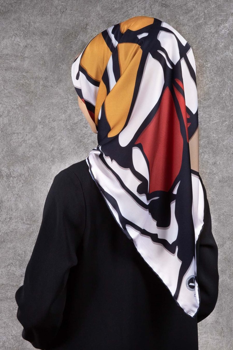 Twill Geometrik Desenli Bordo - Bej Renkli 90x90 Eşarp (İpek İçermez) Dikim Şekli : El Dikişi