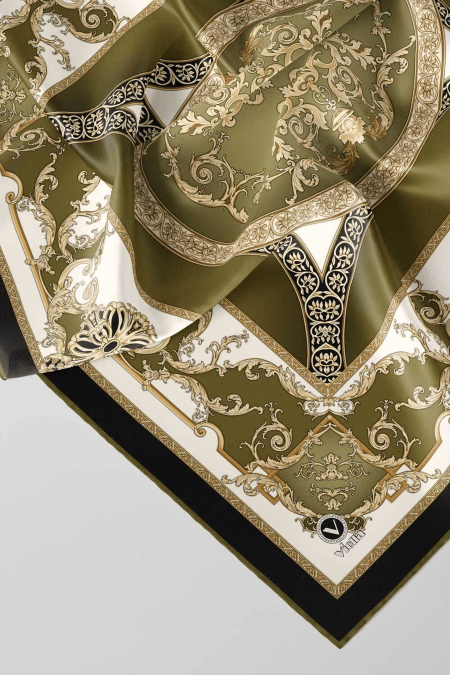 Twill Barok Desenli Haki Yeşili Renkli 90x90 Eşarp (İpek İçermez) Kenar Dikiş Şekli El Dikişli
