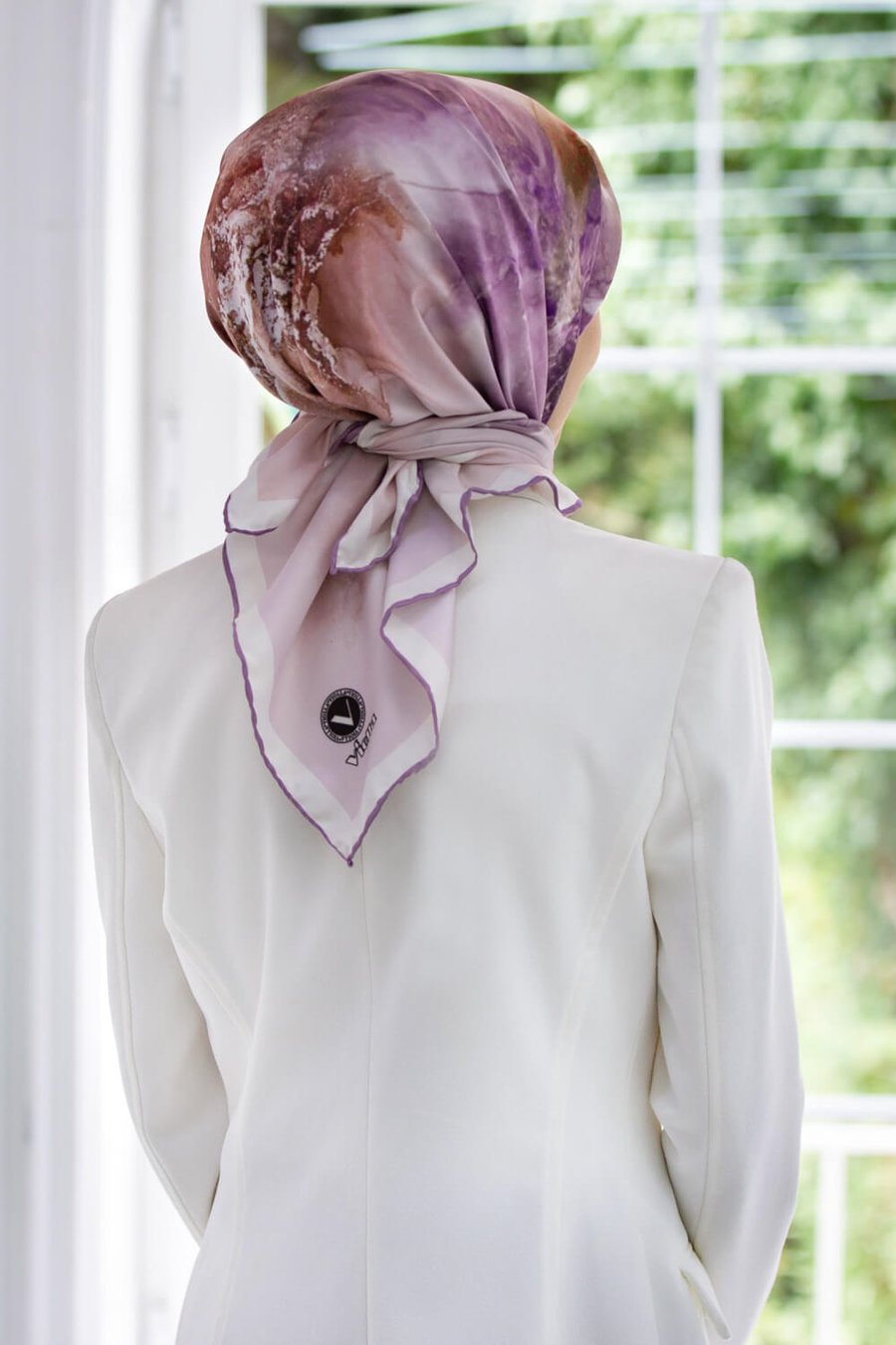 Twill Mermer Desenli Lila Renkli 90x90 Eşarp (İpek İçermez) Dikim Şekli : El Dikişi