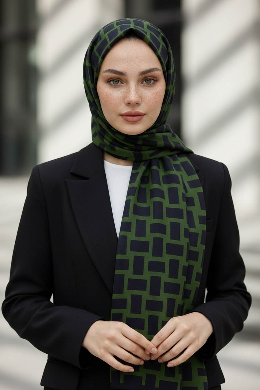 KREP KARELİ DESENLİ ZÜMRÜT YEŞİLİ RENKLİ 75X195 KIRIŞMAZ ŞAL