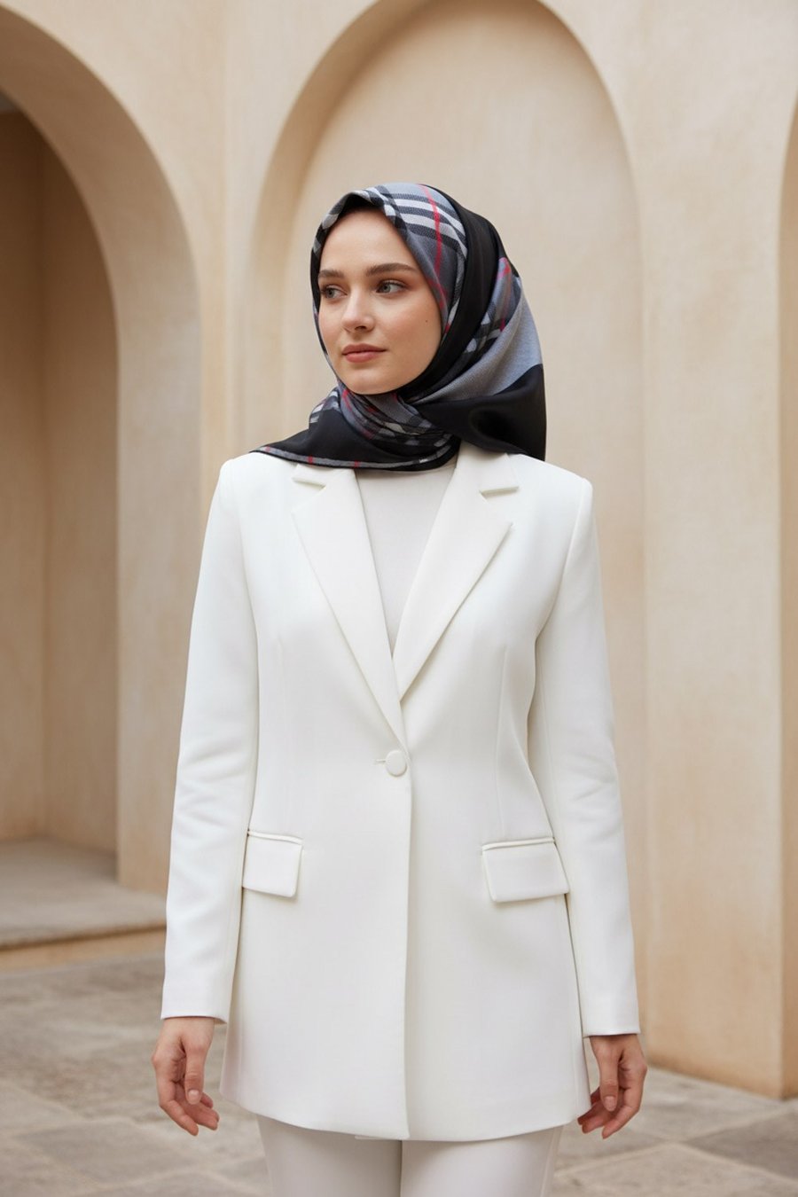 %100 Twill İpek Eşarp 90x90 Gri Siyah Ekose Desenli El Dikişli Kadın Eşarp