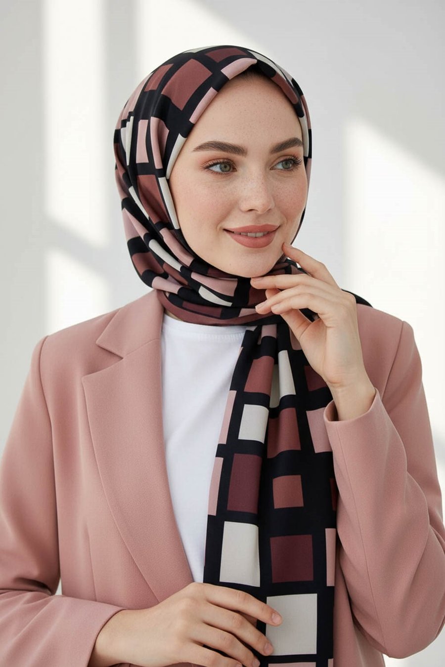KREP KARE DESENLİ GÜL KURUSU RENKLİ 75X195 KIRIŞMAZ ŞAL