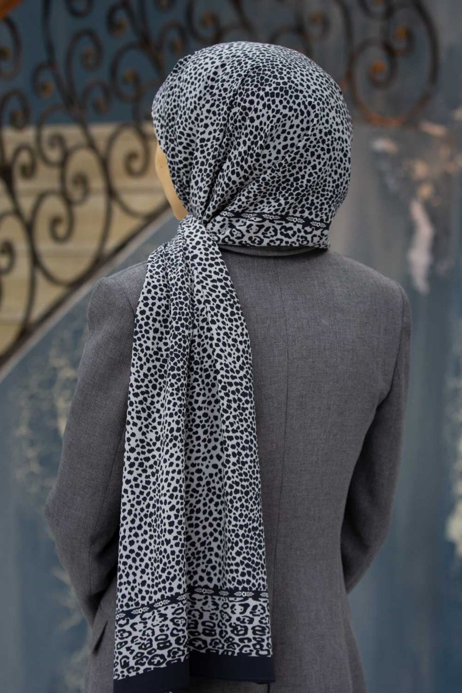 KREP LEOPAR DESENLİ GRİ RENKLİ 75X195 KIRIŞMAZ ŞAL