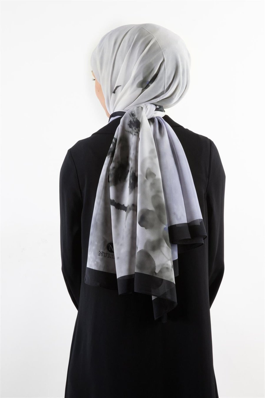 KREP ŞAL BATİK VE ÇİÇEK DESENLİ SİYAH - SAKS RENKLİ 70X190 KIRIŞMAZ ŞAL İTALYAN DİKİŞLİ