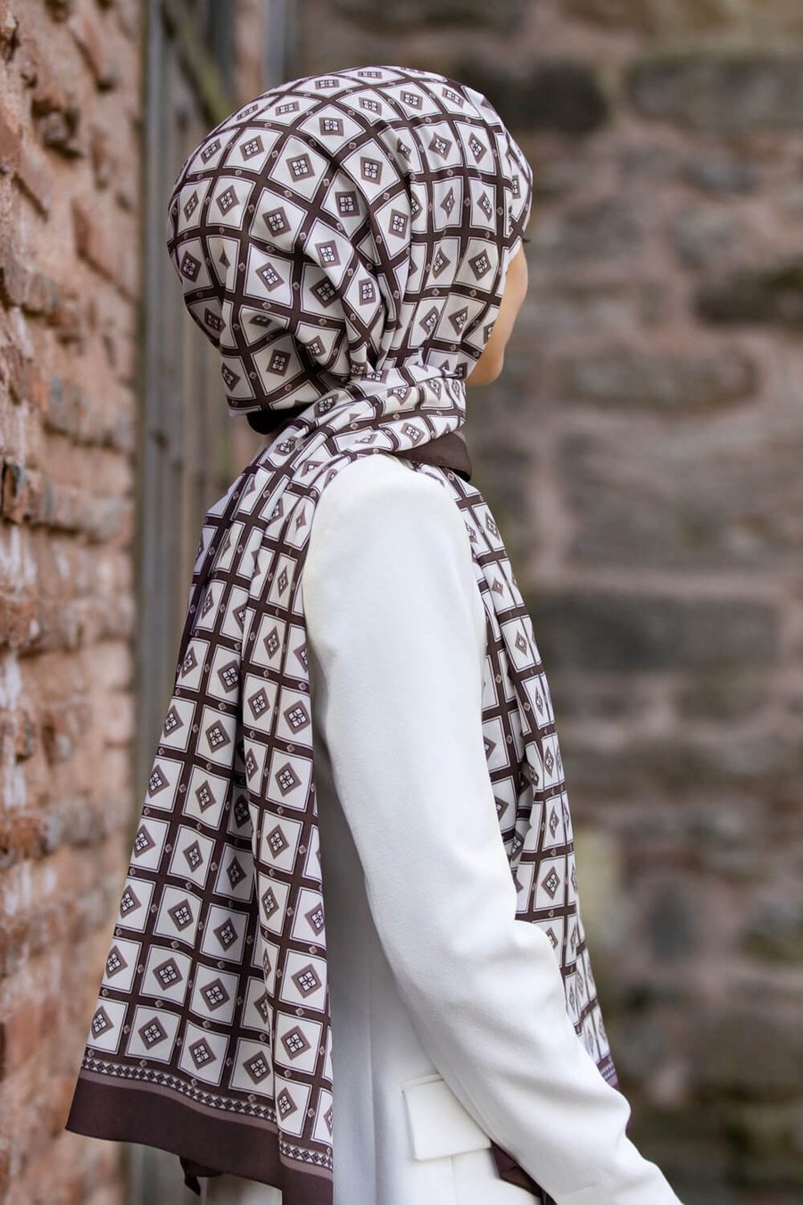 KREP KARE DESENLİ VİZON RENKLİ 75X195 KIRIŞMAZ ŞAL