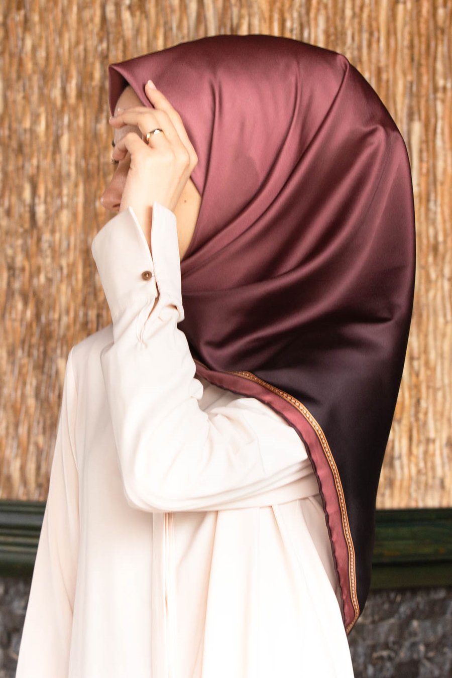 Twill Degrade Desenli Pudra Renkli 90x90 Eşarp (İpek İçermez) Kenar Dikiş Şekli El Dikişli
