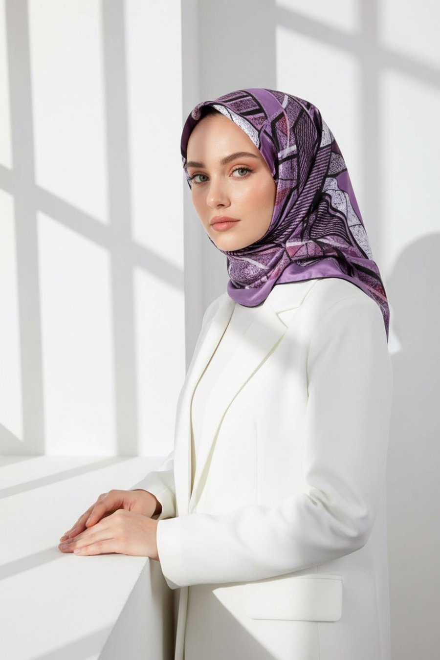 Kristal Geometrik Desenli Lila Renkli 90x90 Eşarp (İpek İçermez) Kenar Dikiş Şekli El Dikişli