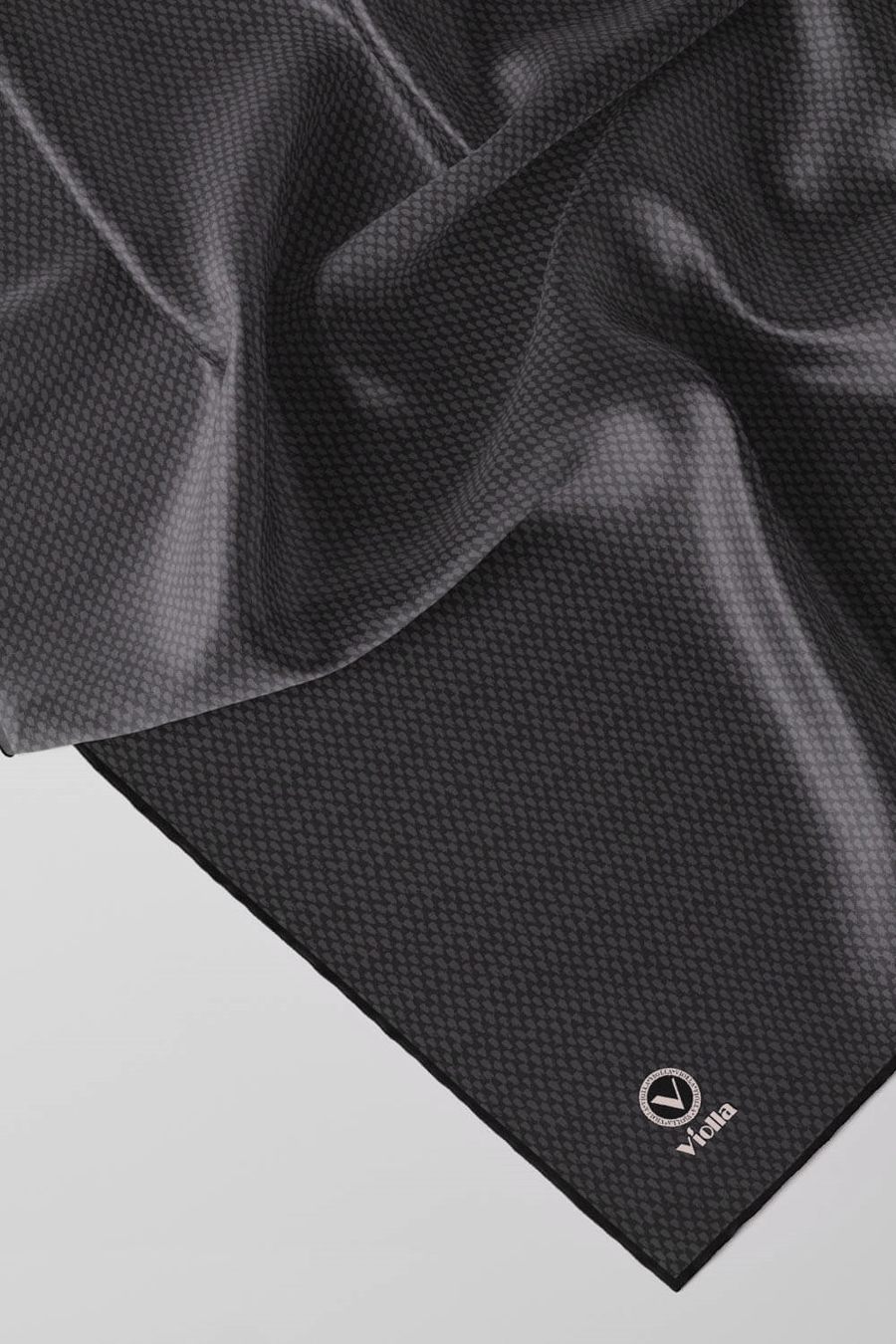 Twill Dokulu Düz Renk Desenli Füme Renkli 90x90 Eşarp (İpek İçermez) Kenar Dikiş Şekli El Dikişli