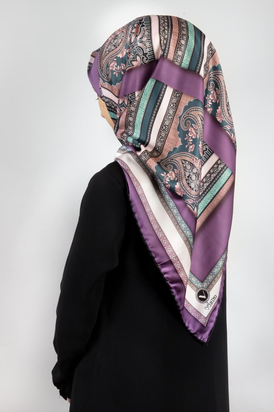 Twill Şal Desenli Lila Renkli 90x90 Eşarp (İpek İçermez) Kenar Dikiş Şekli El Dikişli