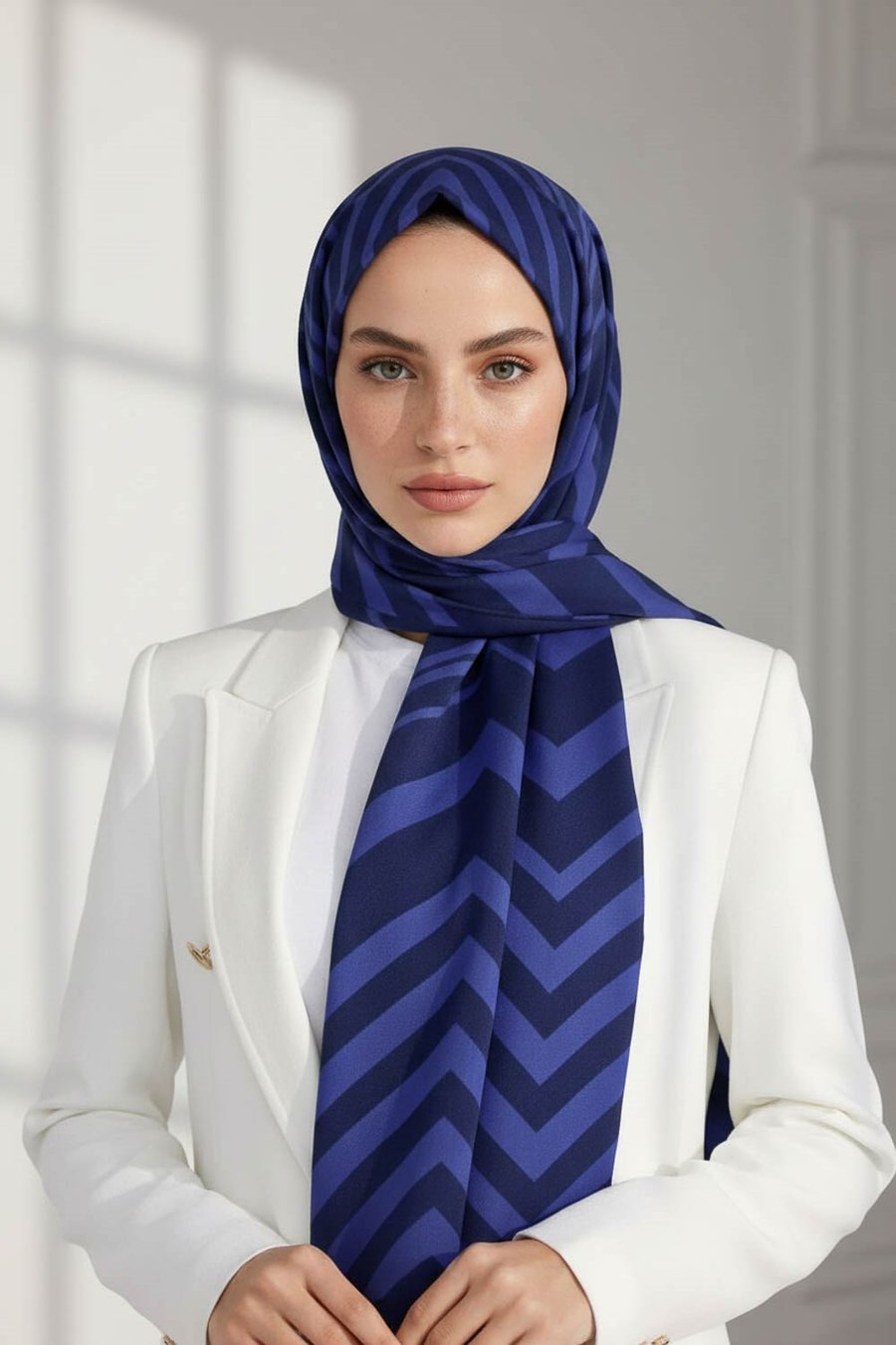 KREP ZİGZAG DESENLİ LACİVERT RENKLİ 75X195 KIRIŞMAZ ŞAL