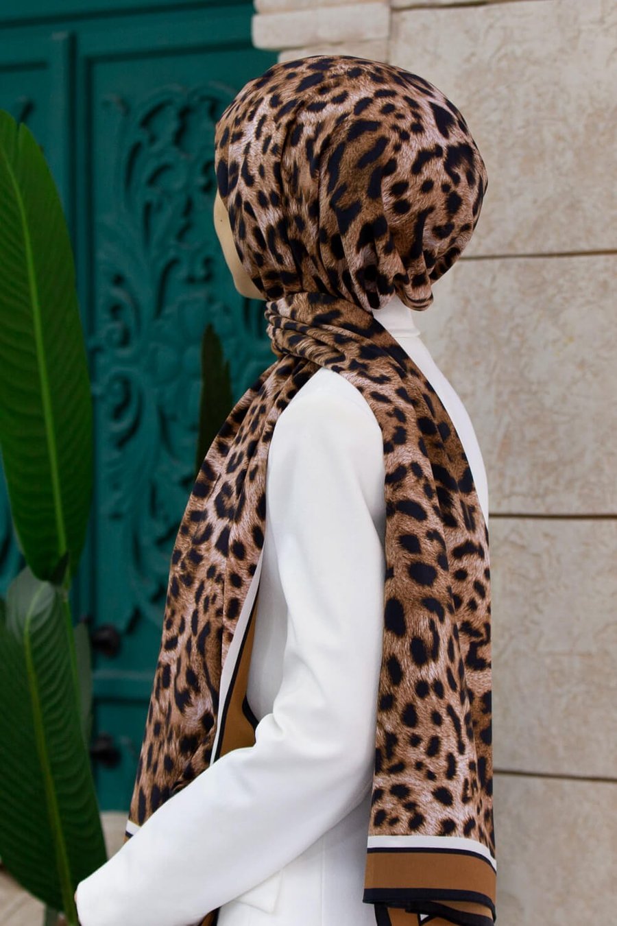 LÜKS MEDİNE İPEĞİ LEOPAR DESENLİ TABA RENKLİ 75X195 KIRIŞMAZ ŞAL MOSS KREP DİKİŞ TİPİ İTALYAN DİKİŞLİ