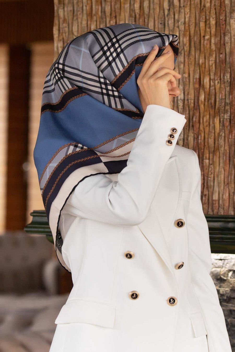 %100 Twill İpek Ekose Desenli İndigo Renkli 90x90 Eşarp Dikim Şekli : El Dikişi