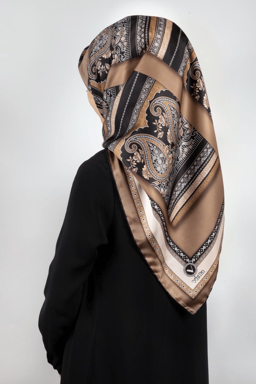 Twill Şal Desenli Bej Renkli 90x90 Eşarp (İpek İçermez) Kenar Dikiş Şekli El Dikişli