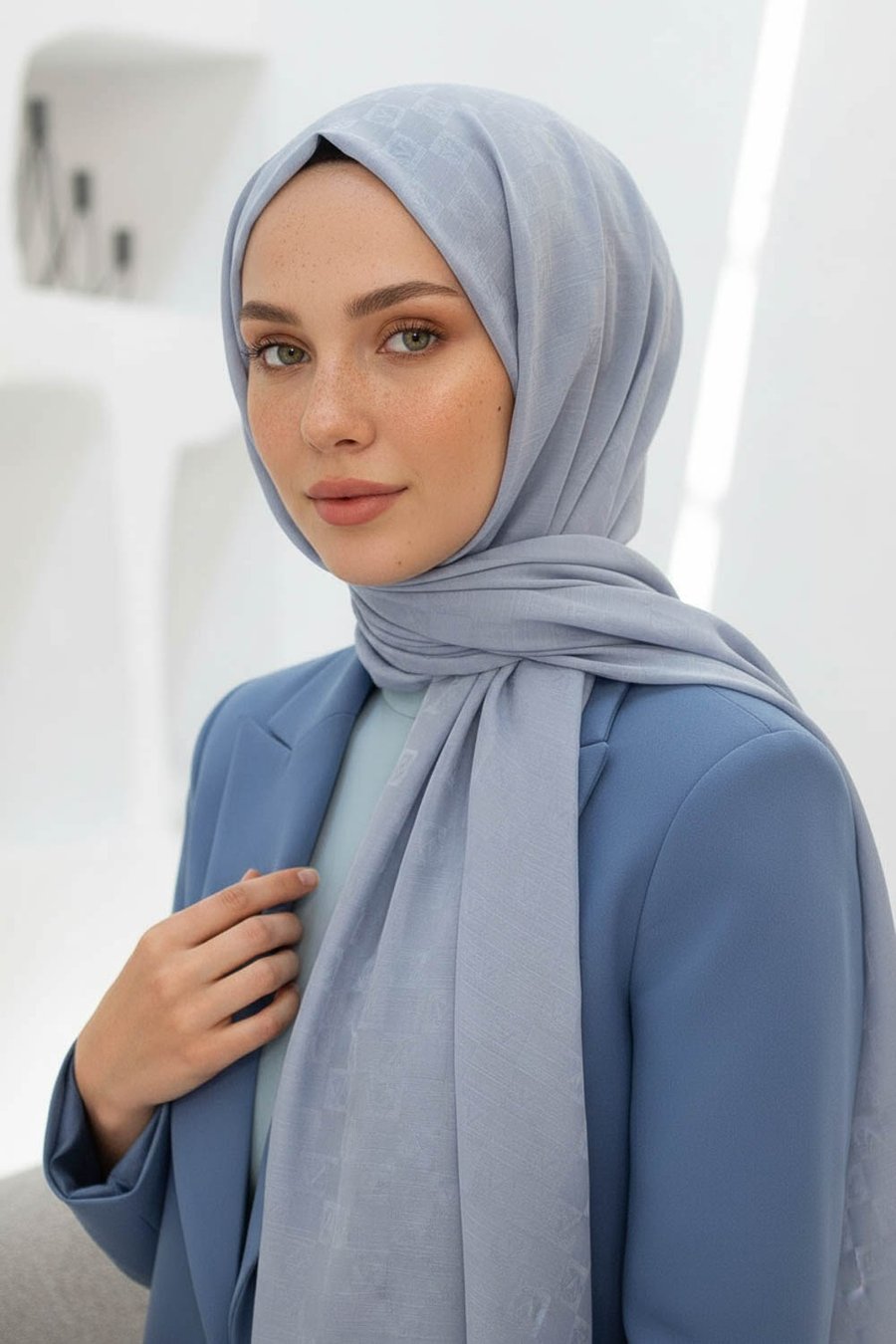 Vissona %57 İPEK %43 PAMUK Monogram Desenli Gümüş Renkli Şal -  70x190 Dikiş Tipi İtalyan Dikişli