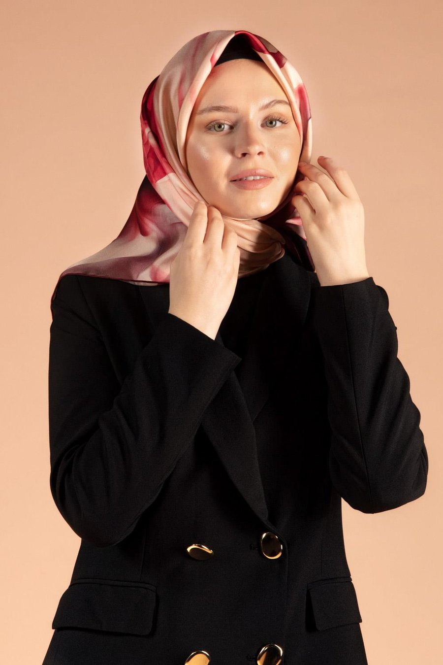 %100 Twill İpek Yaprak Desenli Bordo Renkli 90x90 Eşarp Dikim Şekli : El Dikişi