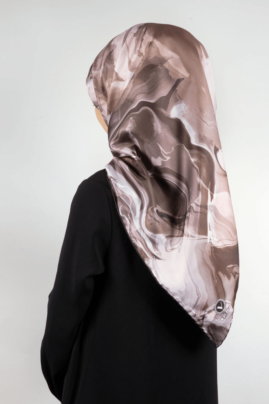 Twill Batik Desenli Taş Rengi Renkli 90x90 Eşarp (İpek İçermez) Kenar Dikiş Şekli El Dikişli