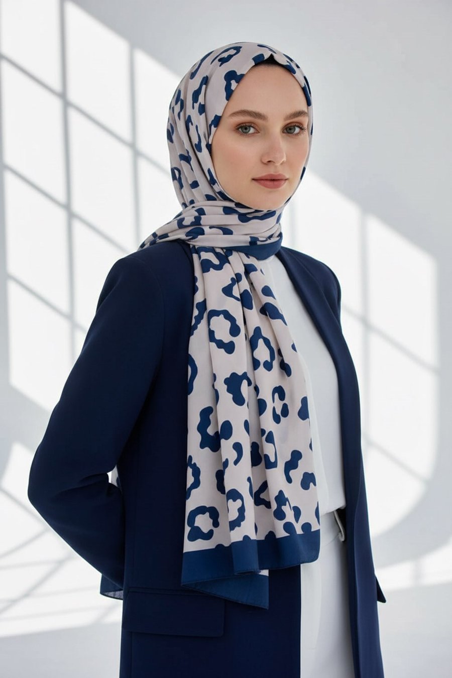 KREP LEOPAR DESENLİ LACİVERT RENKLİ 75X195 KIRIŞMAZ ŞAL