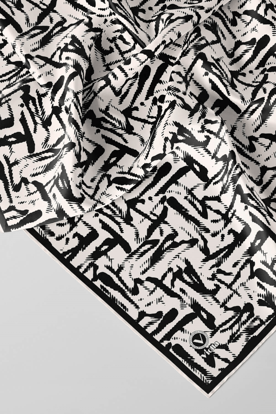 Twill Geometrik Desenli Siyah - Krem Renkli 90x90 Eşarp (İpek İçermez) Dikim Şekli : El Dikişi