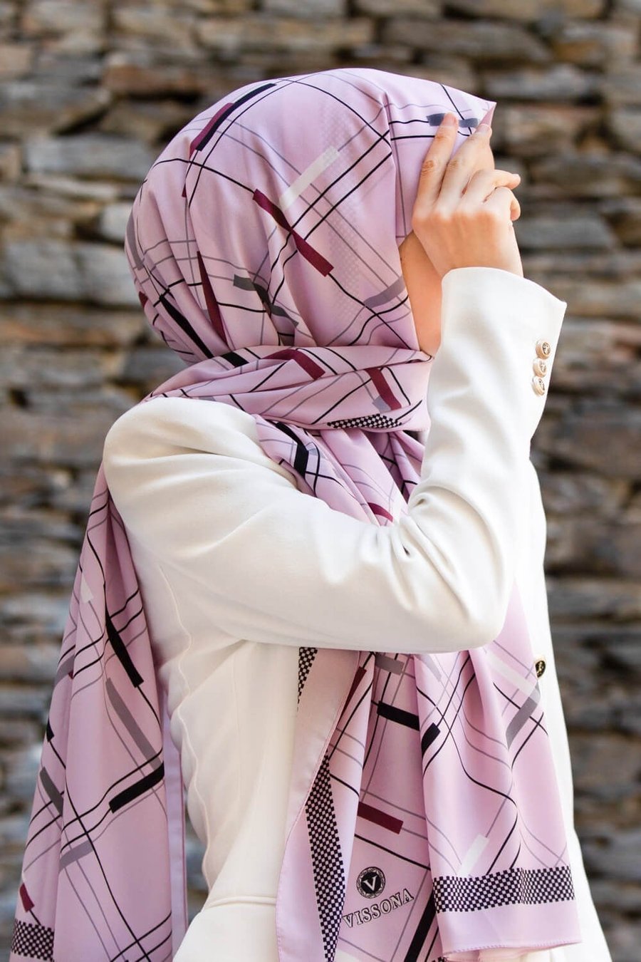 KREP GEOMETRİK DESENLİ PUDRA - SİYAH RENKLİ 75X195 KIRIŞMAZ ŞAL