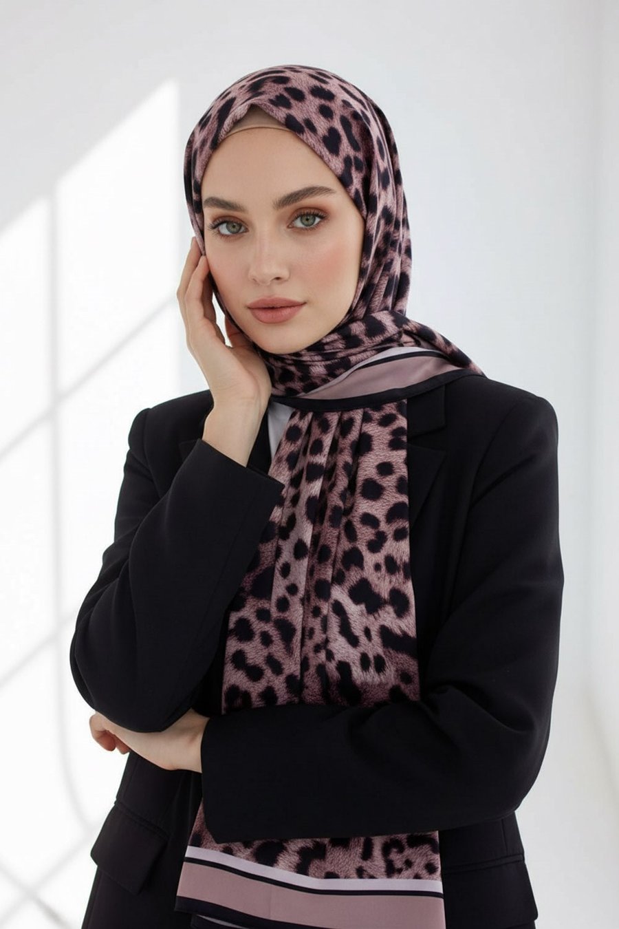 KREP LEOPAR DESENLİ PUDRA RENKLİ 75X195 KIRIŞMAZ ŞAL