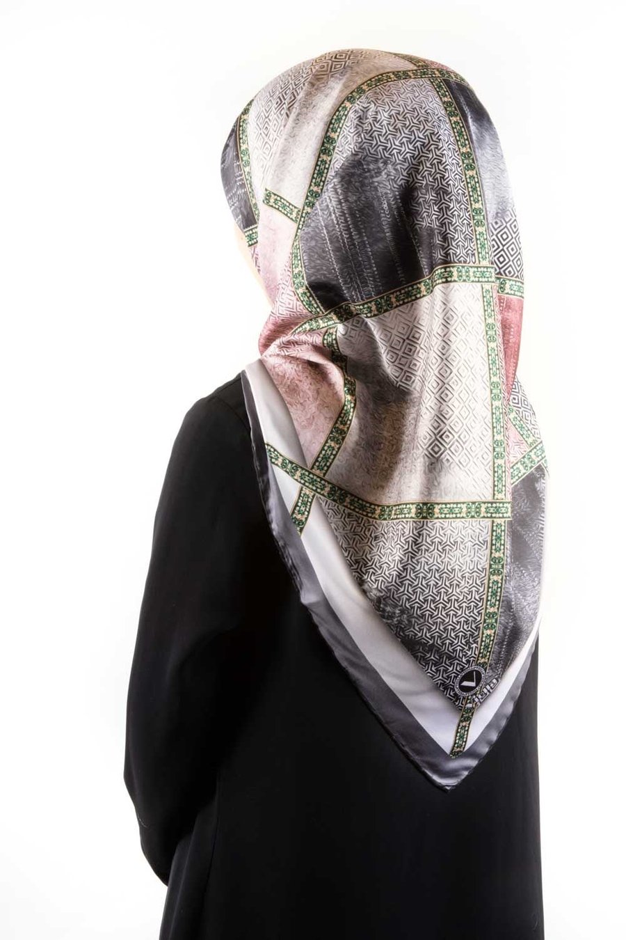Twill Geometrik Desenli Pudra Renkli 90x90 Eşarp (İpek İçermez) Kenar Dikiş Şekli El Dikişli