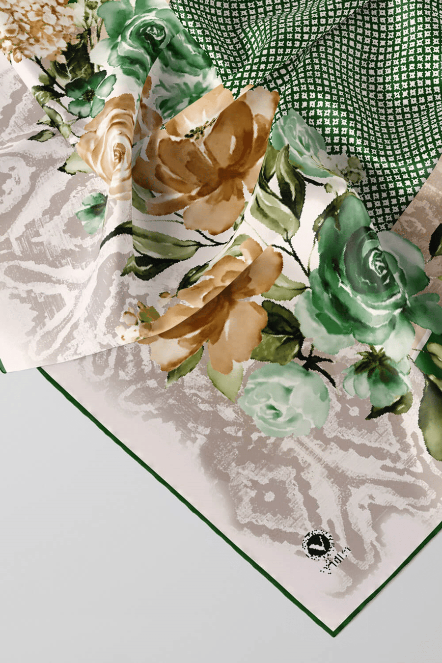 Twill Çiçek Desenli Zümrüt Yeşili Renkli 90x90 Eşarp (İpek İçermez) Kenar Dikiş Şekli El Dikişli
