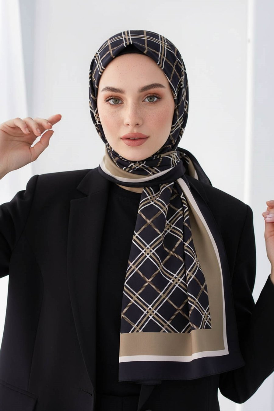 KREP EKOSE DESENLİ SİYAH - BEJ RENKLİ 75X195 KIRIŞMAZ ŞAL