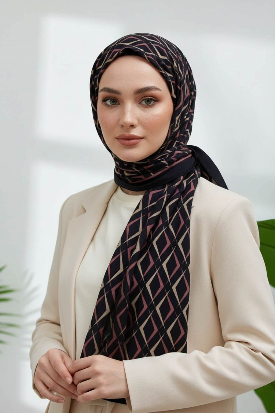 KREP GEOMETRİK DESENLİ SİYAH - GÜL KURUSU RENKLİ 75X195 KIRIŞMAZ ŞAL